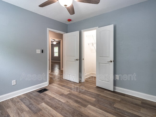 Building Photo - 5211 Holston Dr