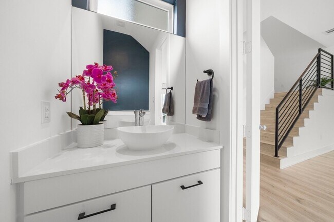 Building Photo - 1512 Barbee St