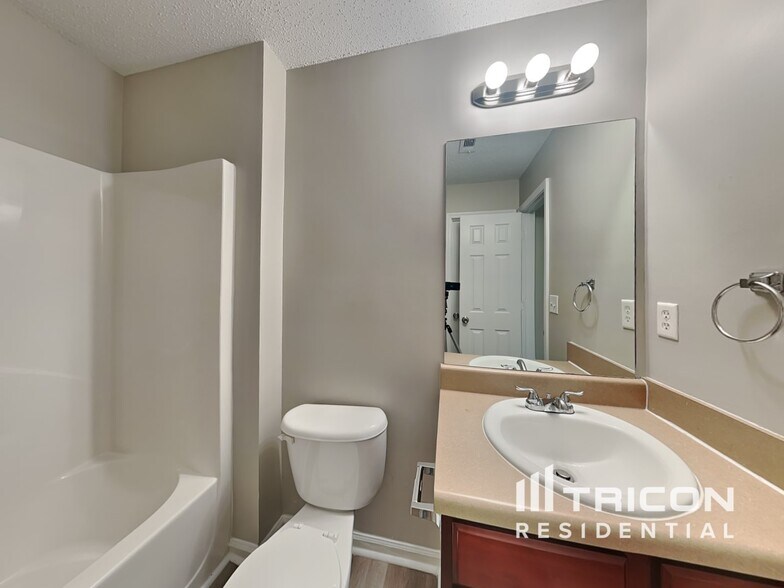 Building Photo - 1420 Shelnutt Ct