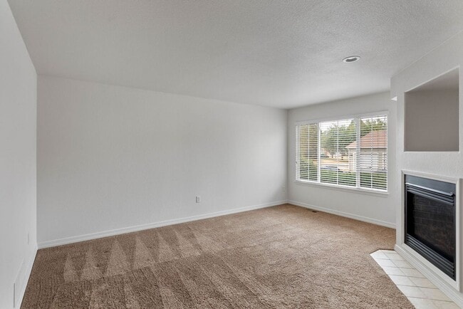 Building Photo - 5550 Corbett Dr