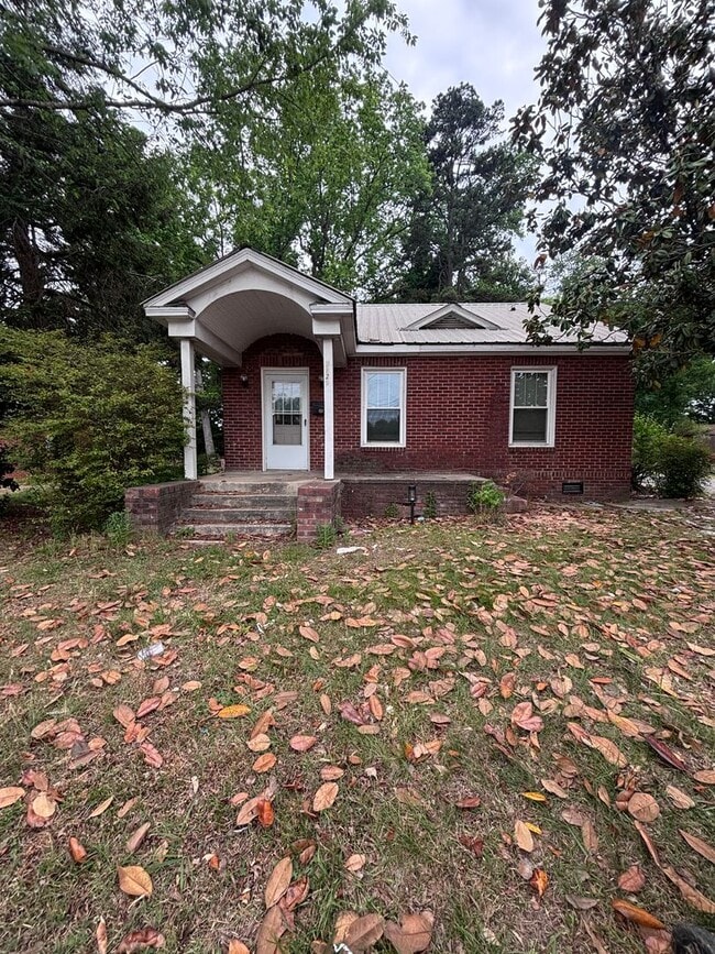 Building Photo - 3829 N Sharon Amity Rd