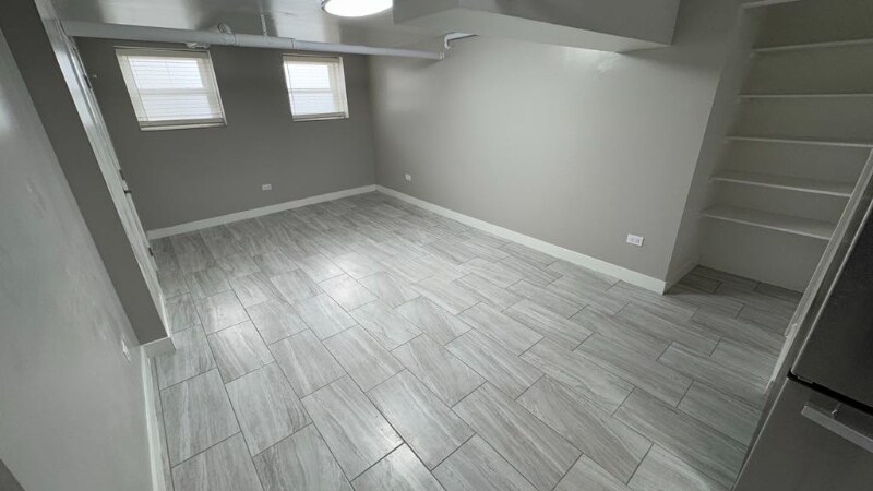 Building Photo - 4207 N Linder Ave