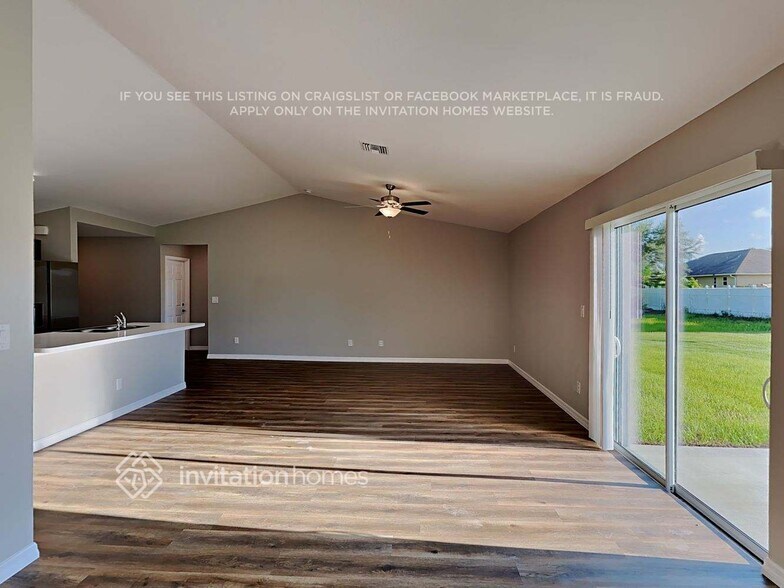 Building Photo - 319 SW 11th Pl