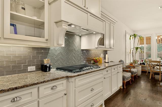 Building Photo - 1107 Devonshire Drive South