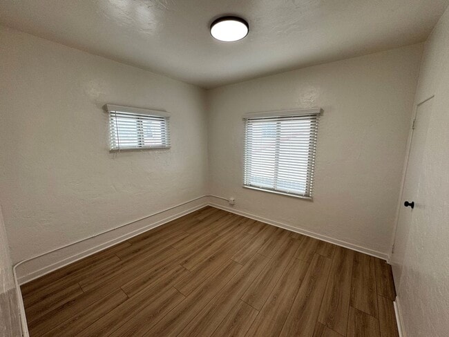 Building Photo - Remodeled Pierpont Beach Apartment