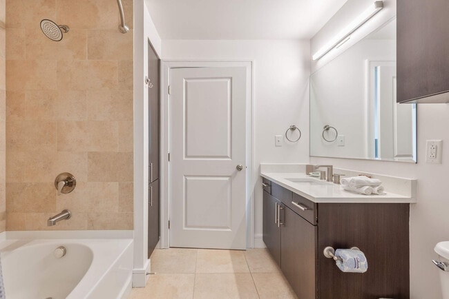 Building Photo - 100 Pier 4 Blvd.