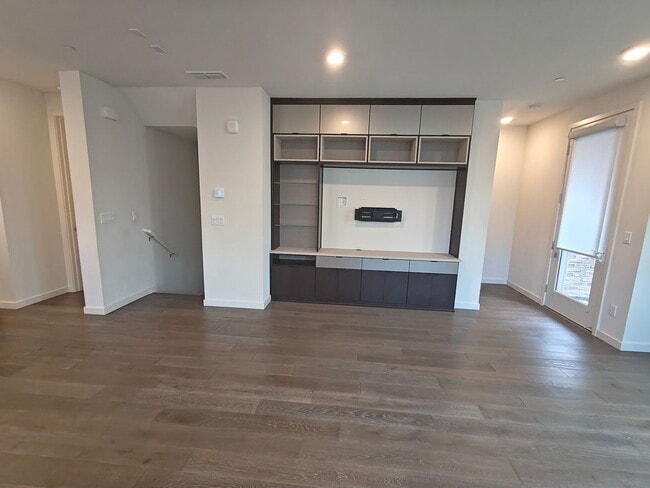 Building Photo - Coming Soon ? Bright, Modern Living in Sunnyvale