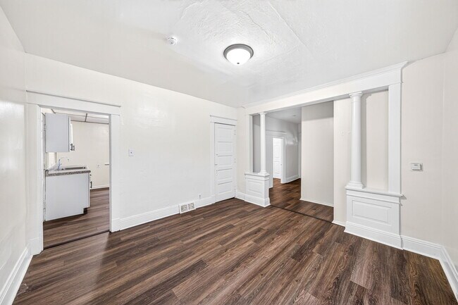Building Photo - 1225 Miami St