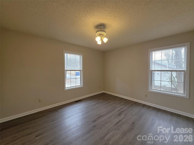 Building Photo - 9040 Reid St