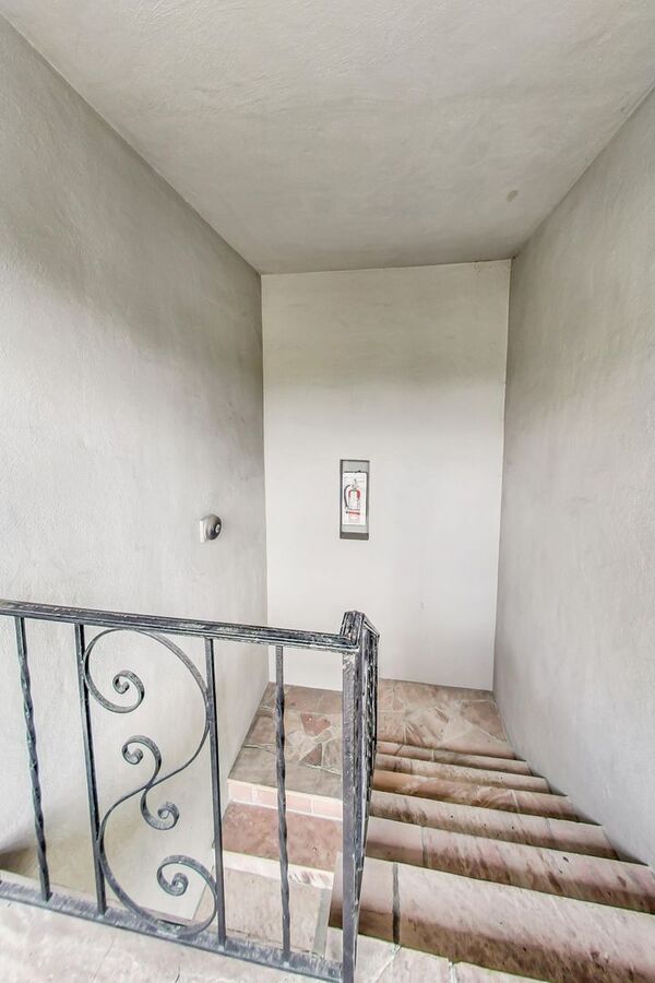 Building Photo - 1549 San Carlos Ave