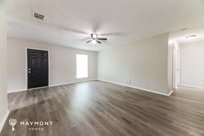 Building Photo - 4-Bedroom Home in Oak Point, TX