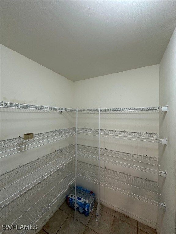 Building Photo - 8100 Allamanda Ct
