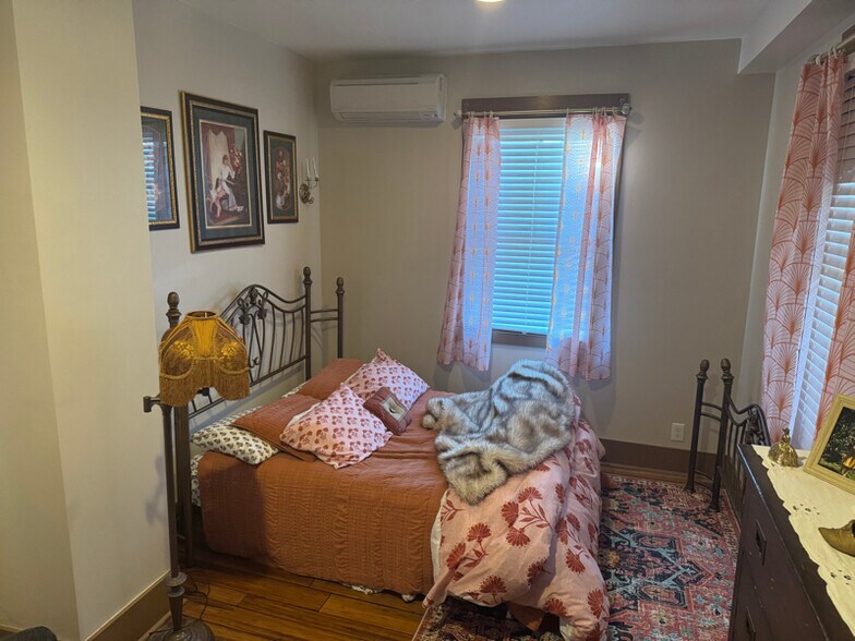 Building Photo - 201 Mulberry St