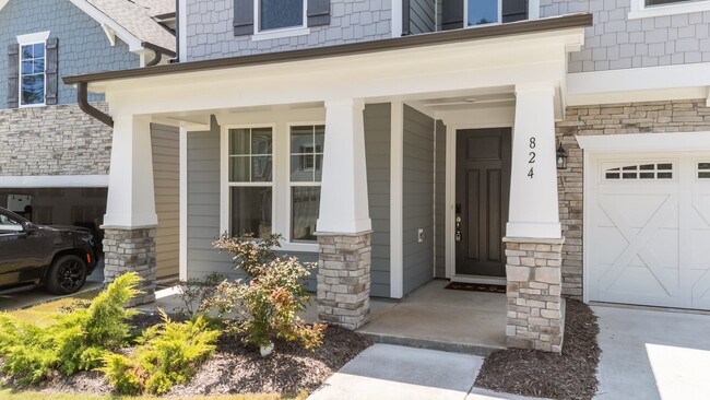 Building Photo - 824 Summit Crest Ct