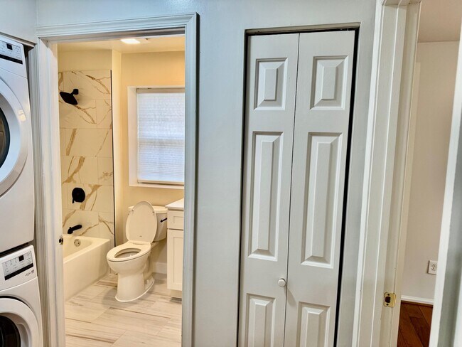 Building Photo - 34 Bergen Ridge Rd