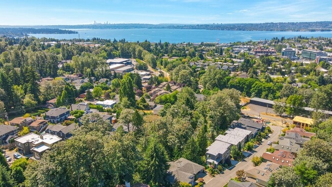 Building Photo - Live the Tuscan Life in Kirkland
