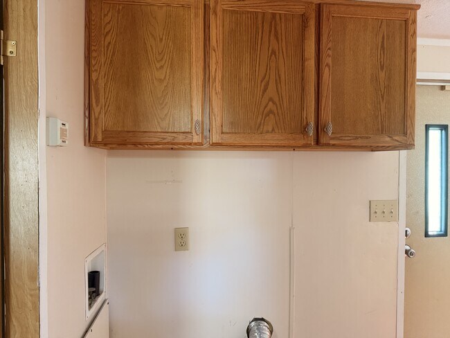 Building Photo - 67 Walnut Dr