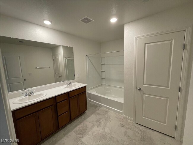 Building Photo - 5358 Pico Viejo St