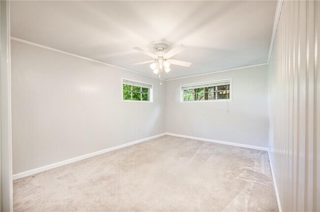 Building Photo - 4293 Rickenbacker Way NE