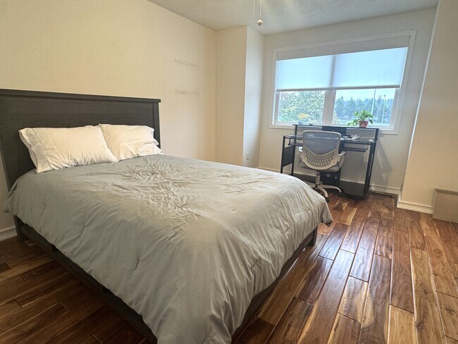 Building Photo - 17927 Ridge Lake Dr