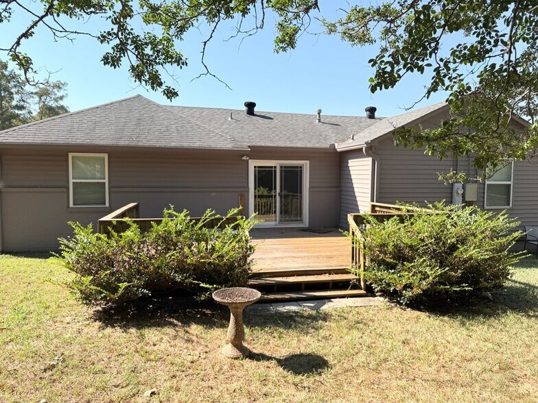 Building Photo - 8416 Leatrice Dr