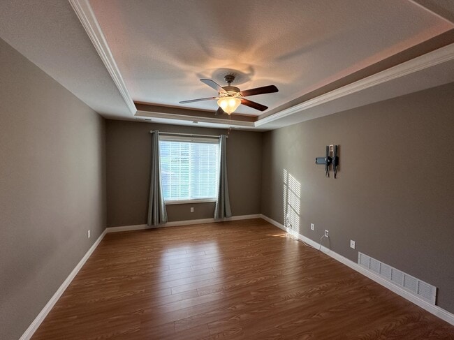 Building Photo - 4500 Weybridge Dr