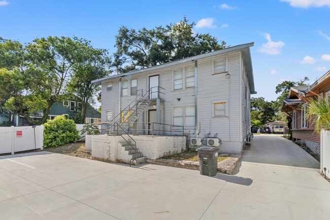 Building Photo - 911 E 23rd Ave