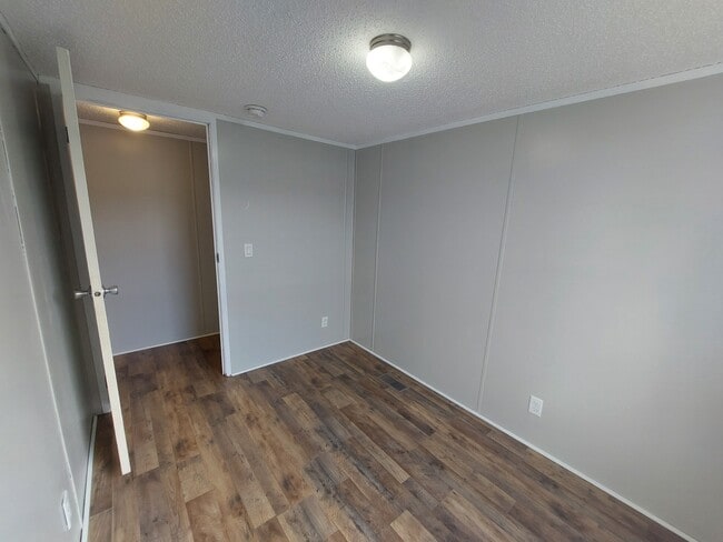 Building Photo - 56 Castings Rd