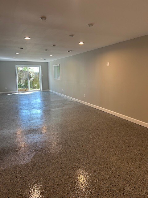 Building Photo - 21 Saint Kathleen Ct