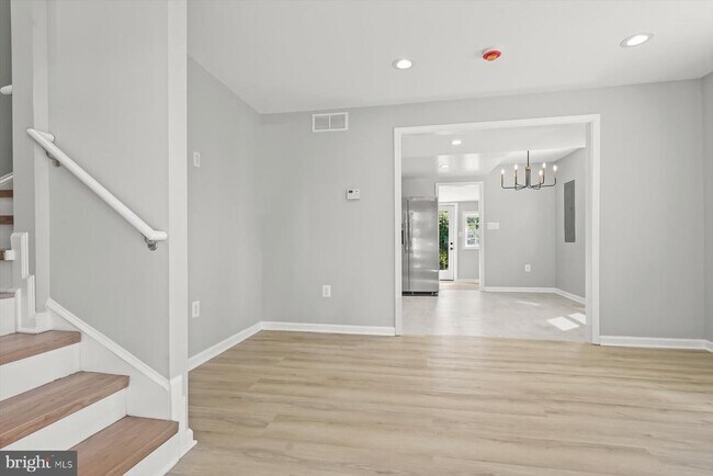 Building Photo - 2917 E Lee Ave