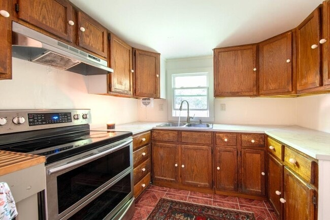 Building Photo - 1021 Farrell