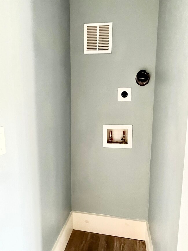 Building Photo - 8 Rohde Ave