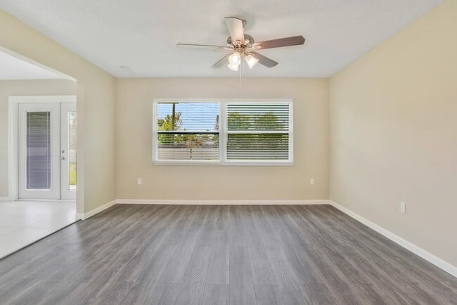 Building Photo - 6721 Precourt Dr