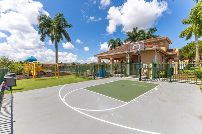 Building Photo - 942 SW 147th Ct