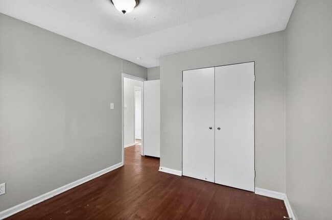 Building Photo - 896 Pawnee Ave