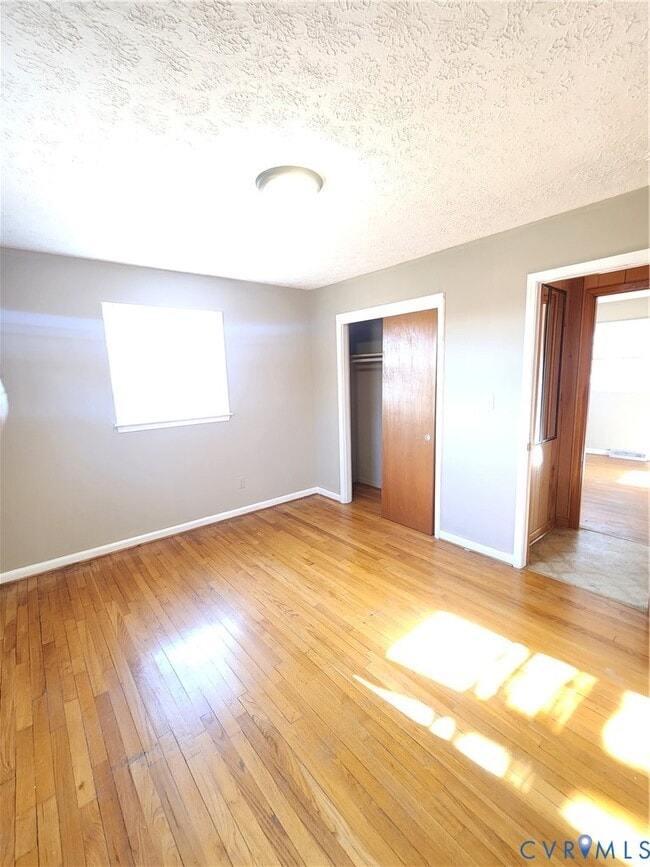 Building Photo - 1071 Samuel Rd