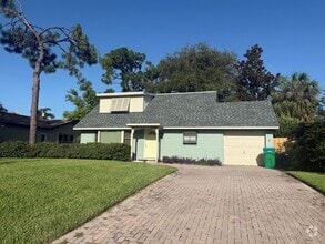 Building Photo - Newly renovated 3/2 in Seminole, FL