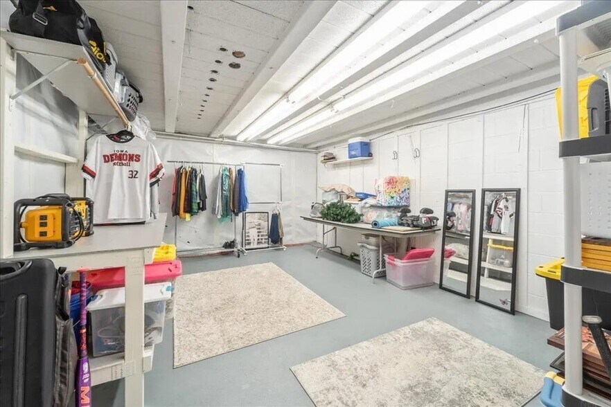 Building Photo - 1318 14th Ave