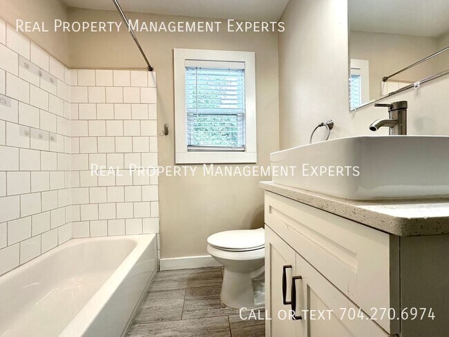 Building Photo - 1434 Orvis St