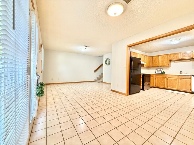 Building Photo - 103 Mountain View Dr