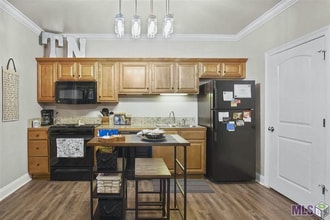 Building Photo - 888 S Kenilworth Pkwy