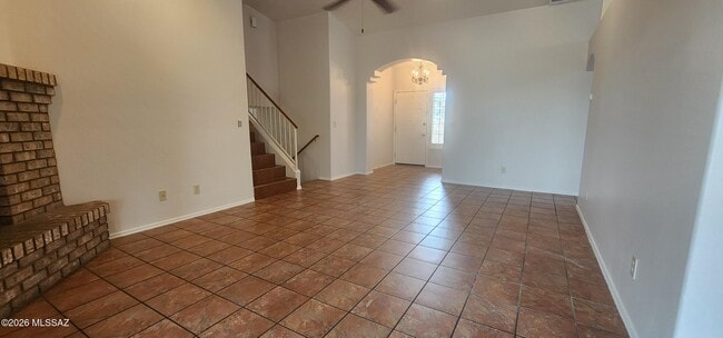 Building Photo - 71 E Windhill Dr