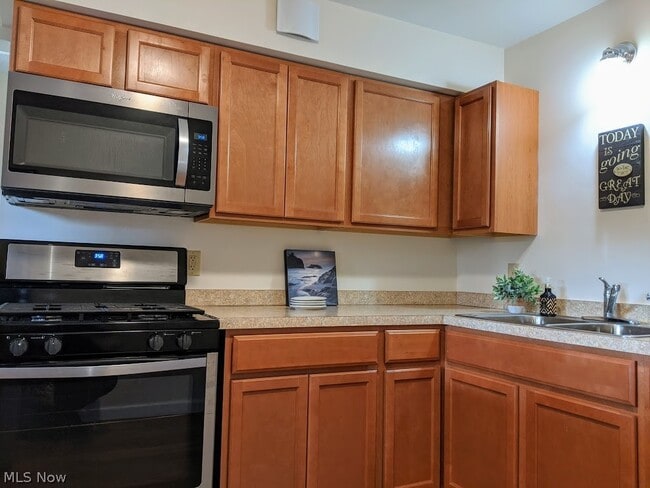 Building Photo - 1592 Ridgewick Dr