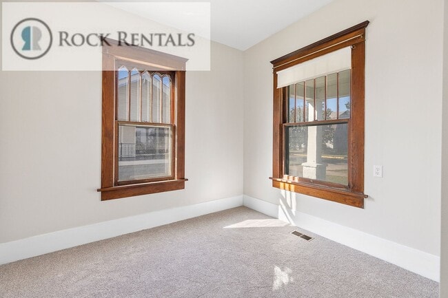 Building Photo - Recently Remodeled 3 Bed 1 Bath House
