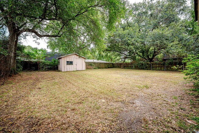 Building Photo - 2919 Criswell Ave