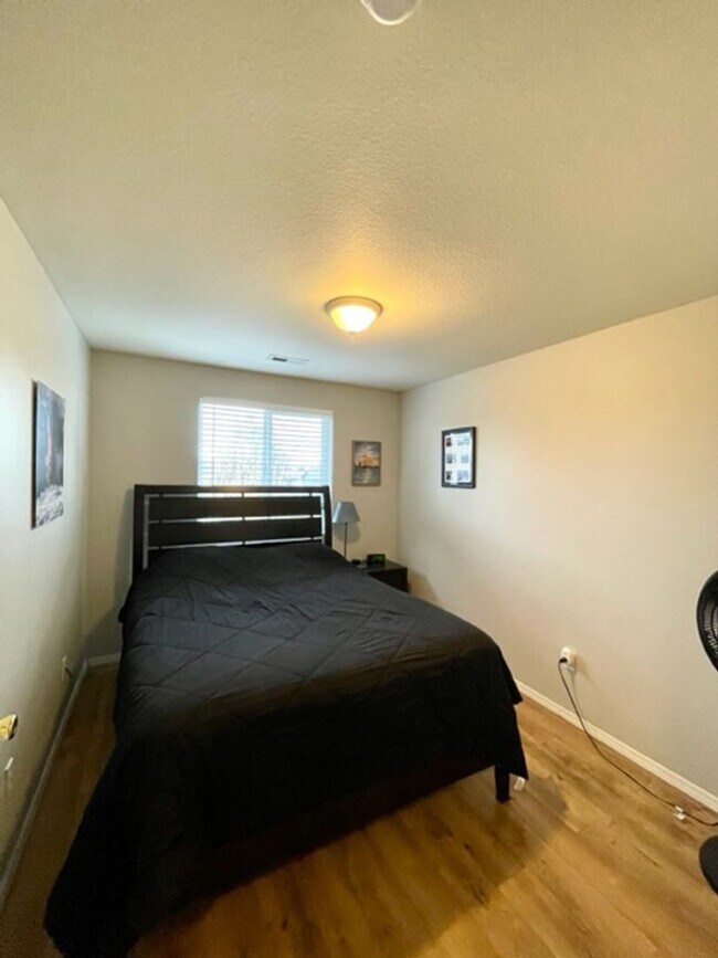 Building Photo - Beautiful 4 bedroom NW Bend Home!