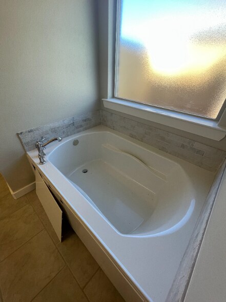 Building Photo - 7418 32nd St