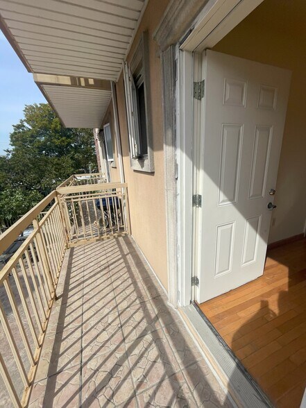 Building Photo - 217 Graff Ave