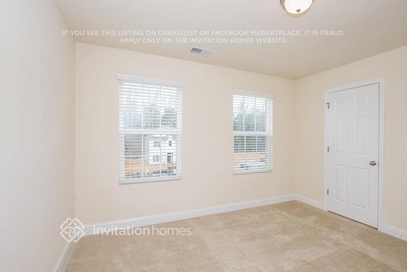 Building Photo - 131 Sassafras Rd