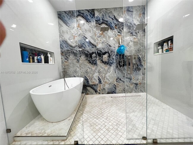 Building Photo - 748 NE 34th Ave